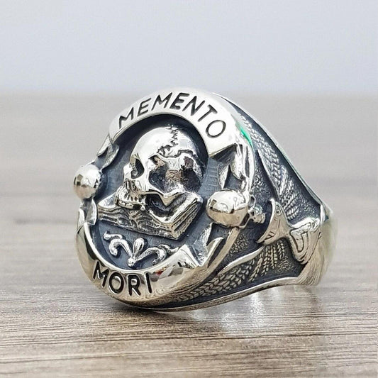 Memento Mori Skull ring
